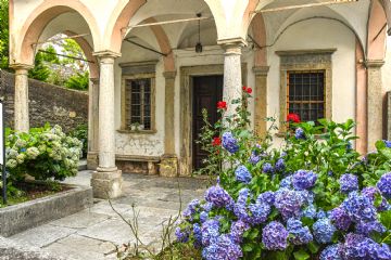 Albogno - Porticato d'ingresso all'Oratorio di San Michele